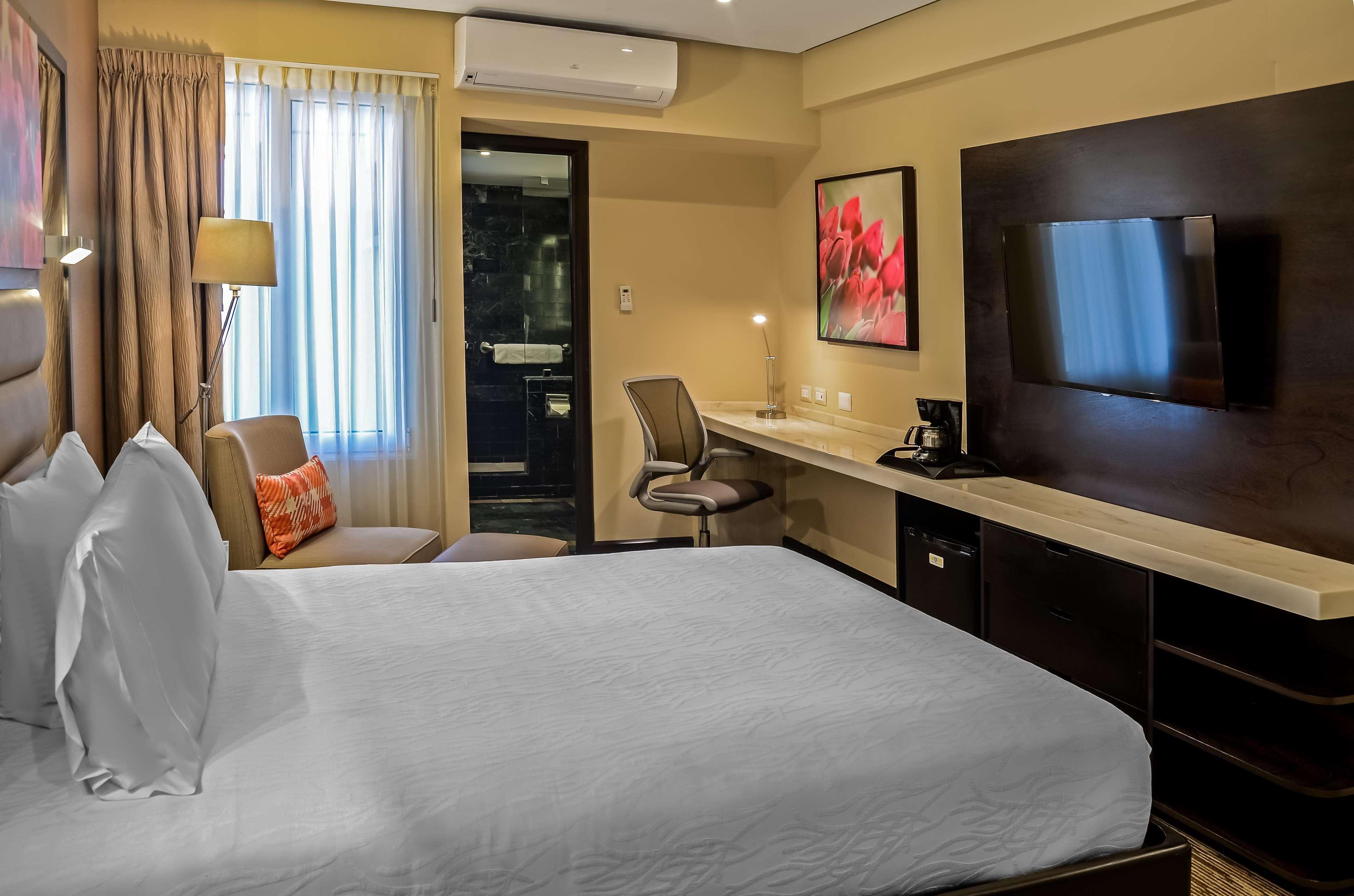 Hilton Garden Inn Guatemala City Exterior photo