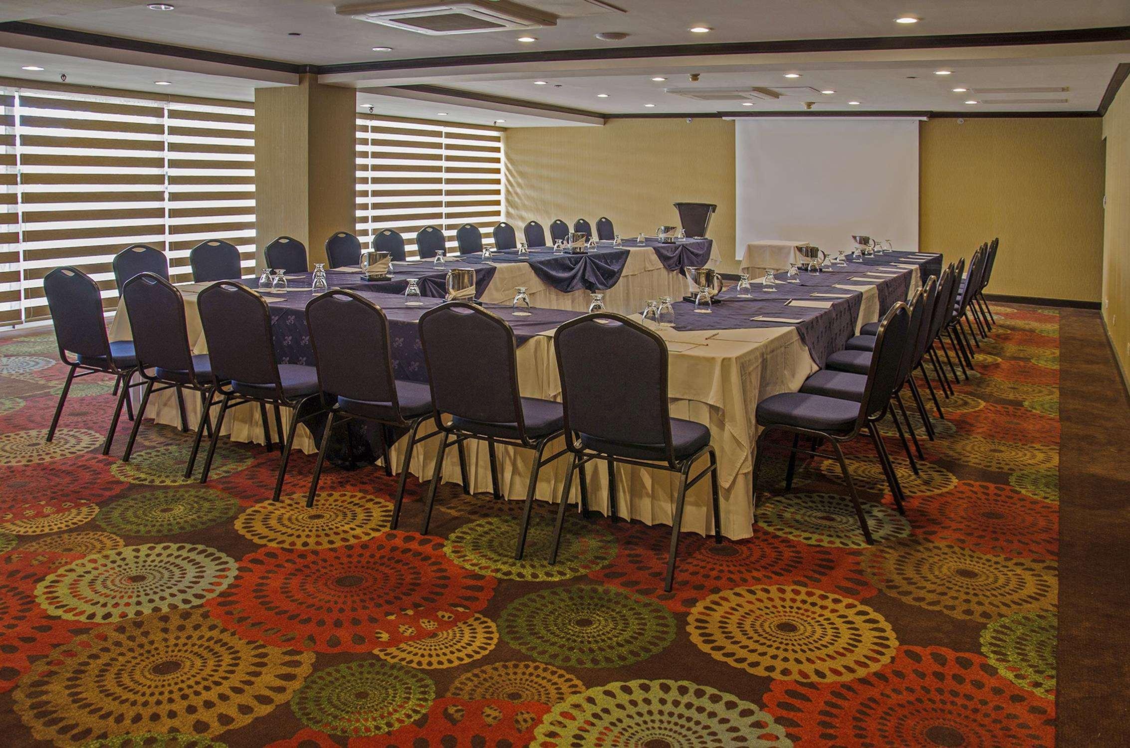 Hilton Garden Inn Guatemala City Exterior photo
