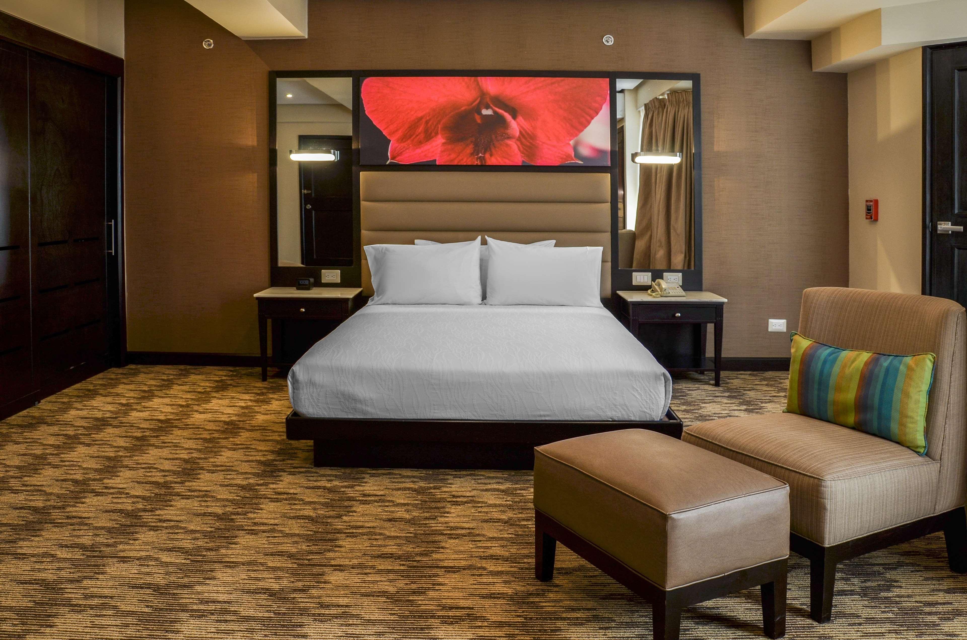 Hilton Garden Inn Guatemala City Exterior photo