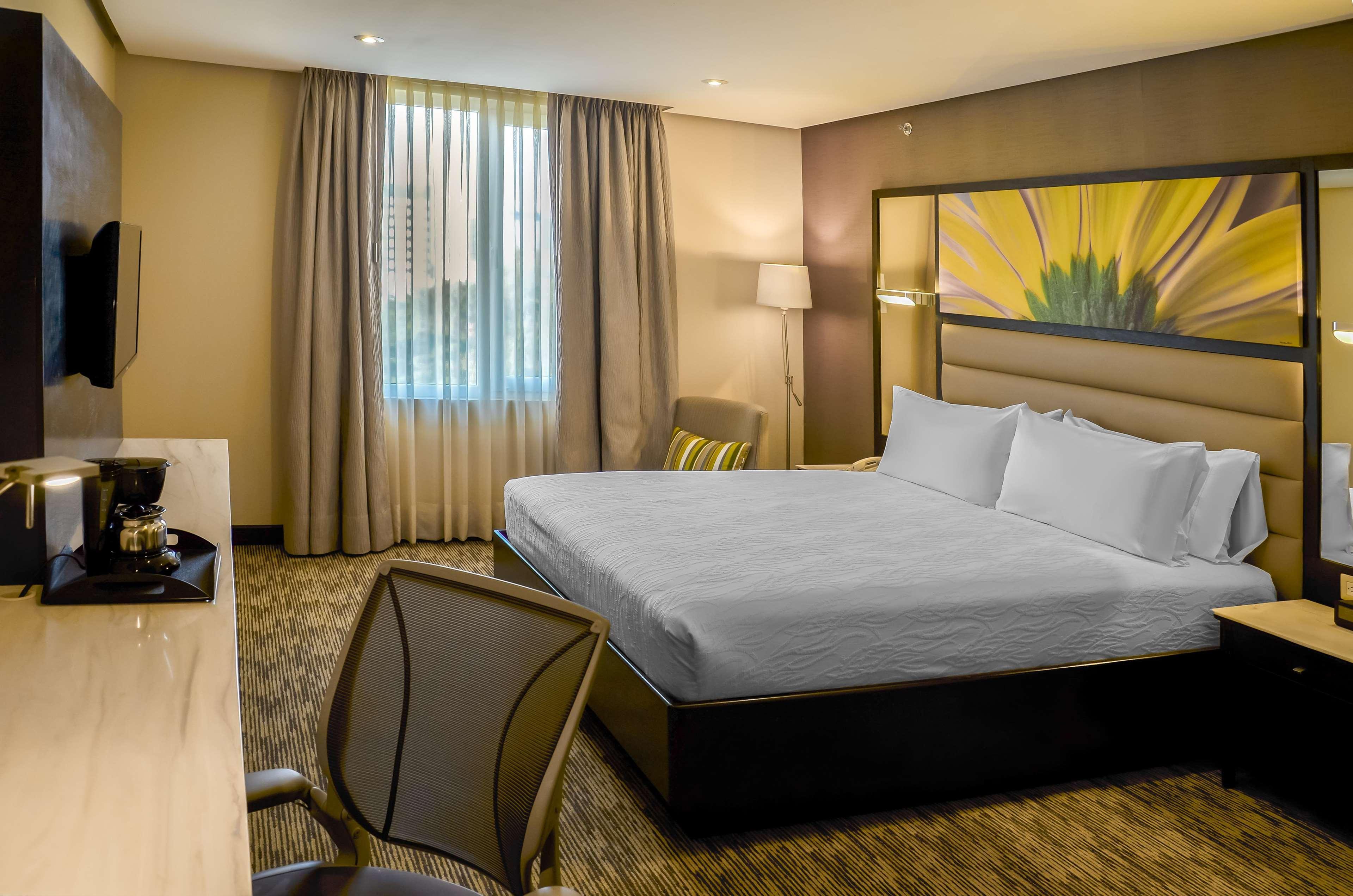 Hilton Garden Inn Guatemala City Exterior photo