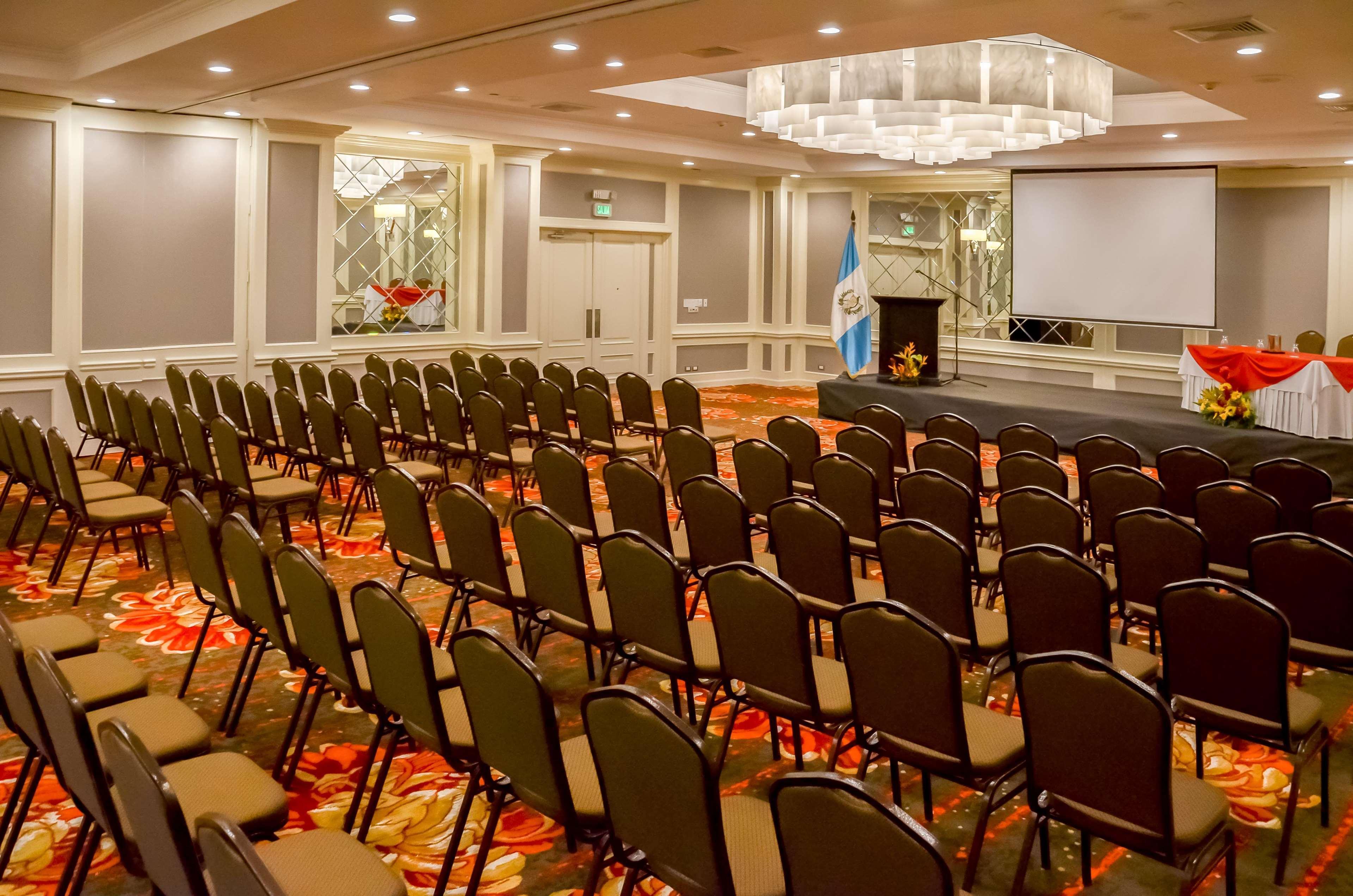 Hilton Garden Inn Guatemala City Exterior photo