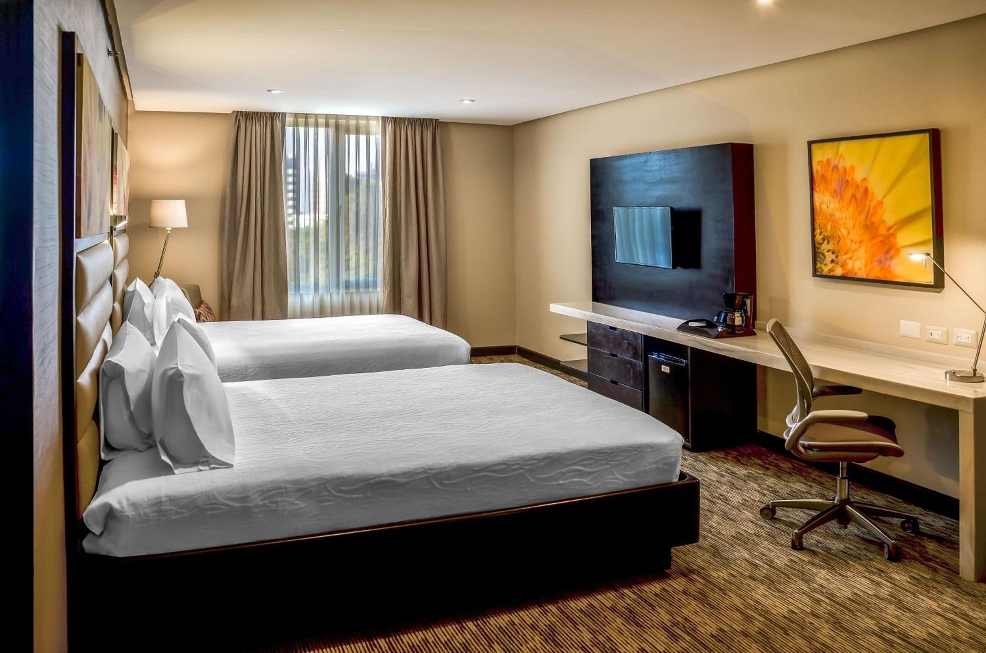 Hilton Garden Inn Guatemala City Exterior photo