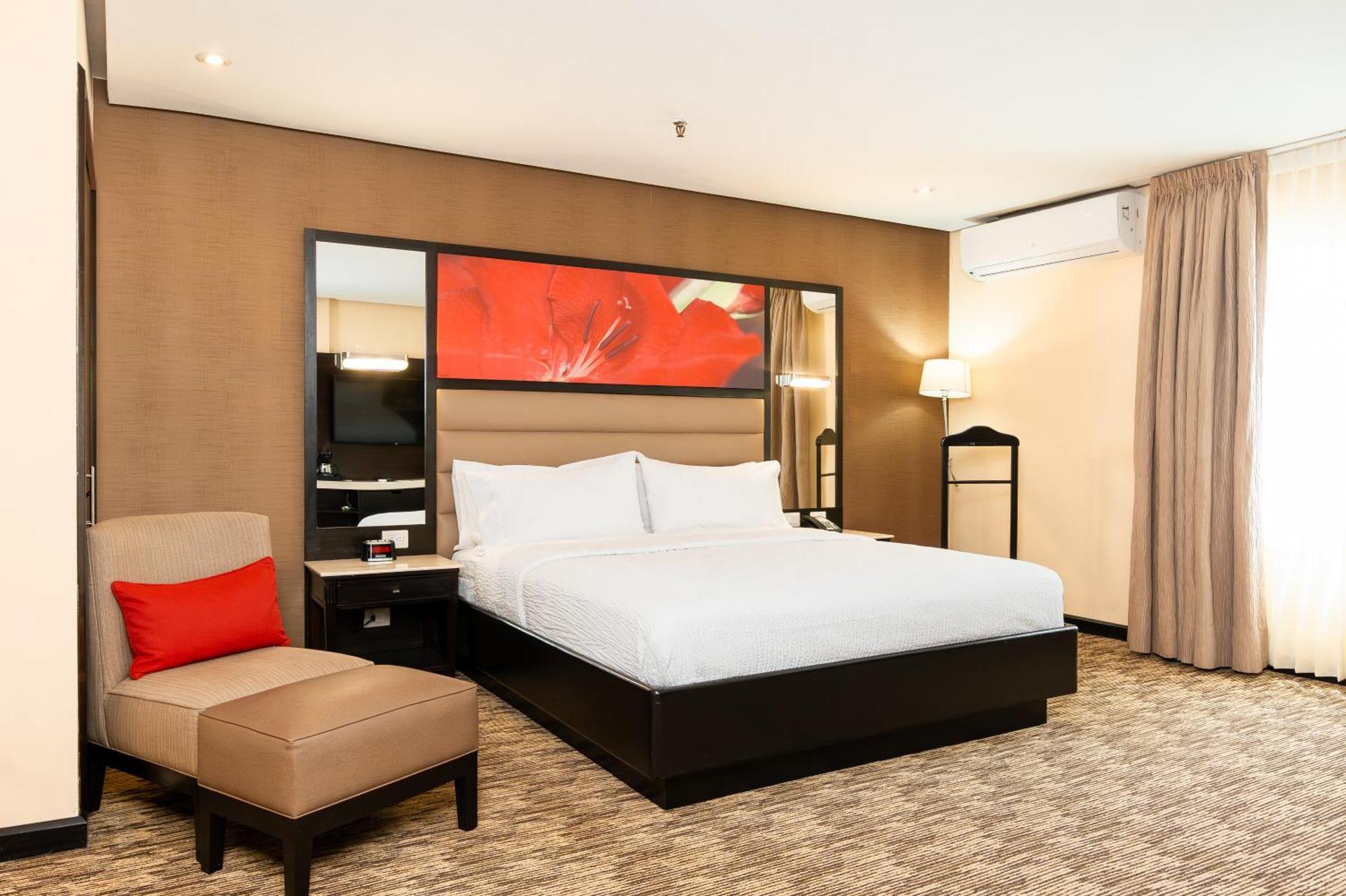 Hilton Garden Inn Guatemala City Exterior photo
